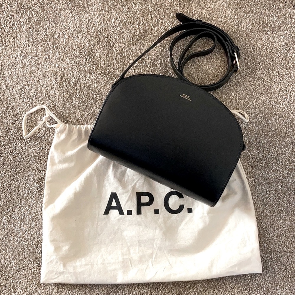 APC Sac Demi Lune in Noir aka Half Moon Bag in Black